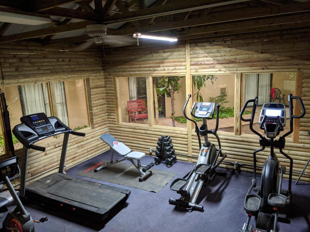 Atrium Inn Форт Стоктън Екстериор снимка